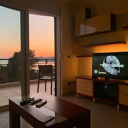 Apartment Beachfront - Sarande